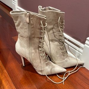 Suede boots